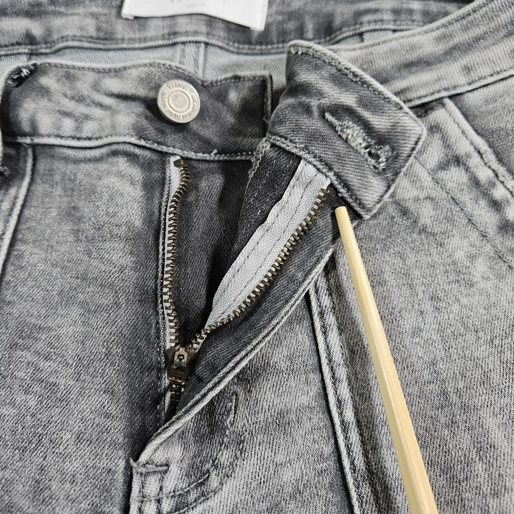 Vervet Distressed Wash Cargo Pants, Distressed Grey, Size 26 - Picture 7 of 14